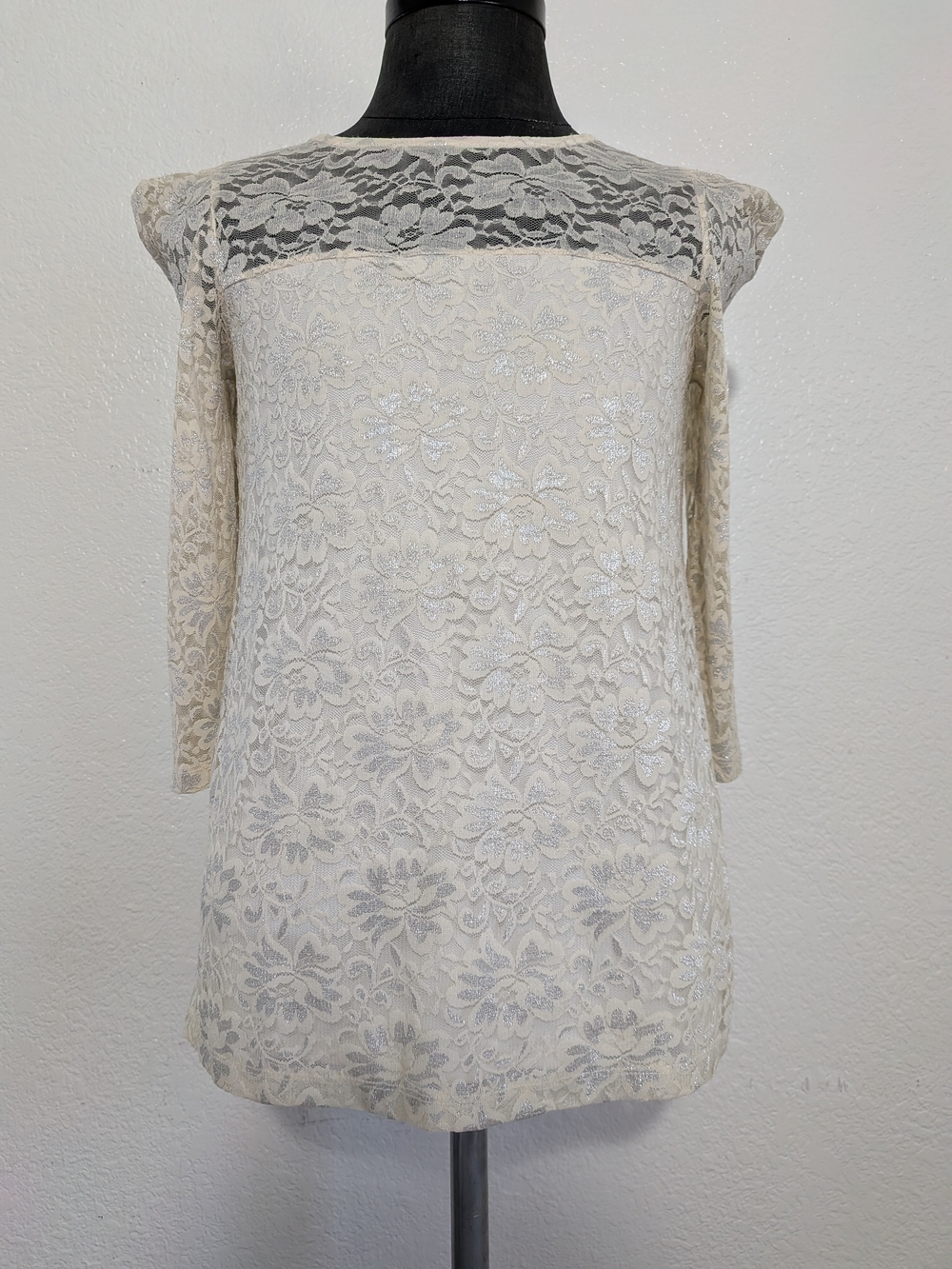 Gibson Latimer Cream Lace Overlay 3/4 Sleeve Puffy Sleeves Medium Blouse